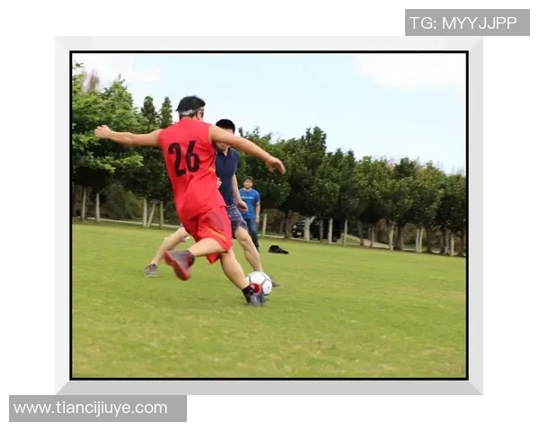 周磊足球生涯回顾与展望对话分享精彩瞬间与成长历程 周磊足球生涯回顾与展望对话分享精彩瞬间与成长历程